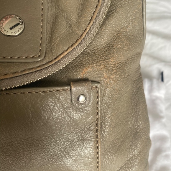 MARC by Marc Jacobs Preppy Natasha Leather Crossbody Taupe Grey Silver Hardware - Picture 6 of 9